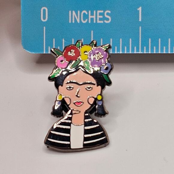 Frida Kahlo Enamel Hat Lapel Pin Floral Headress Mexico Art - Picture 4 of 4